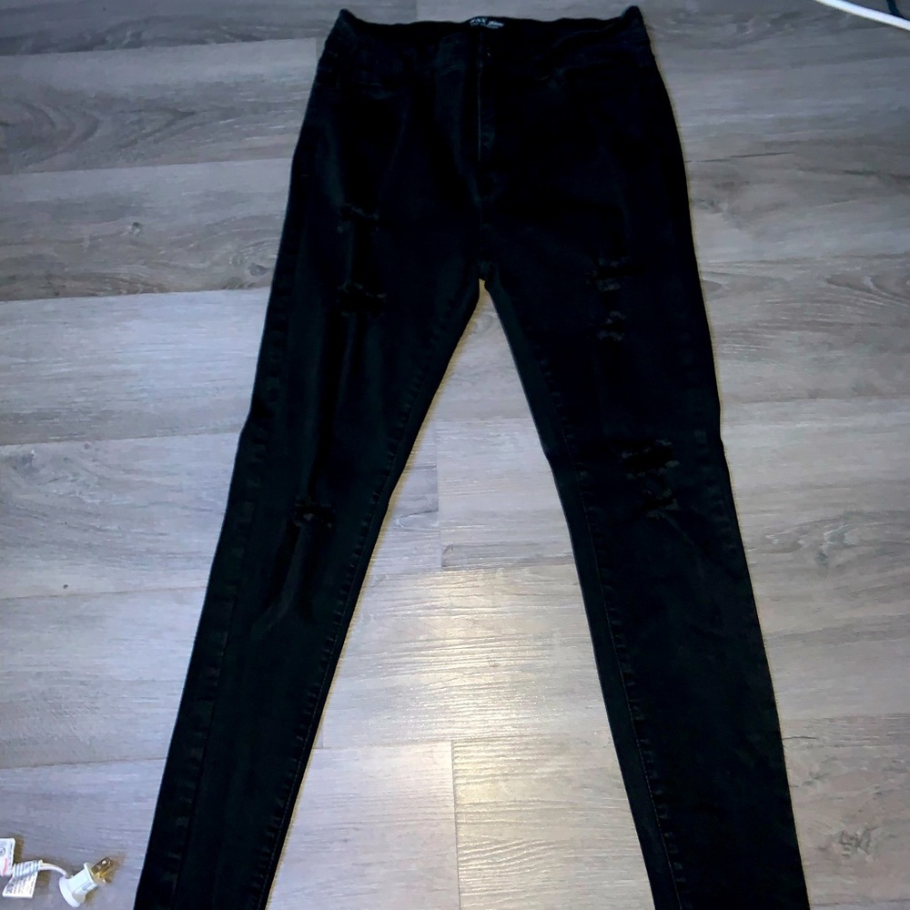 these are denim jeans there in good condition. I have 2. there both a size 9
